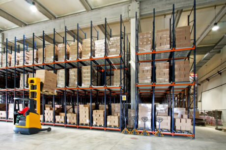 Forklifter warehouse